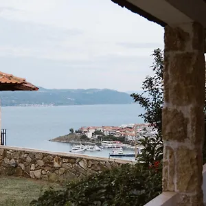 Πανσιόν Gemeli, Αμμουλιανή